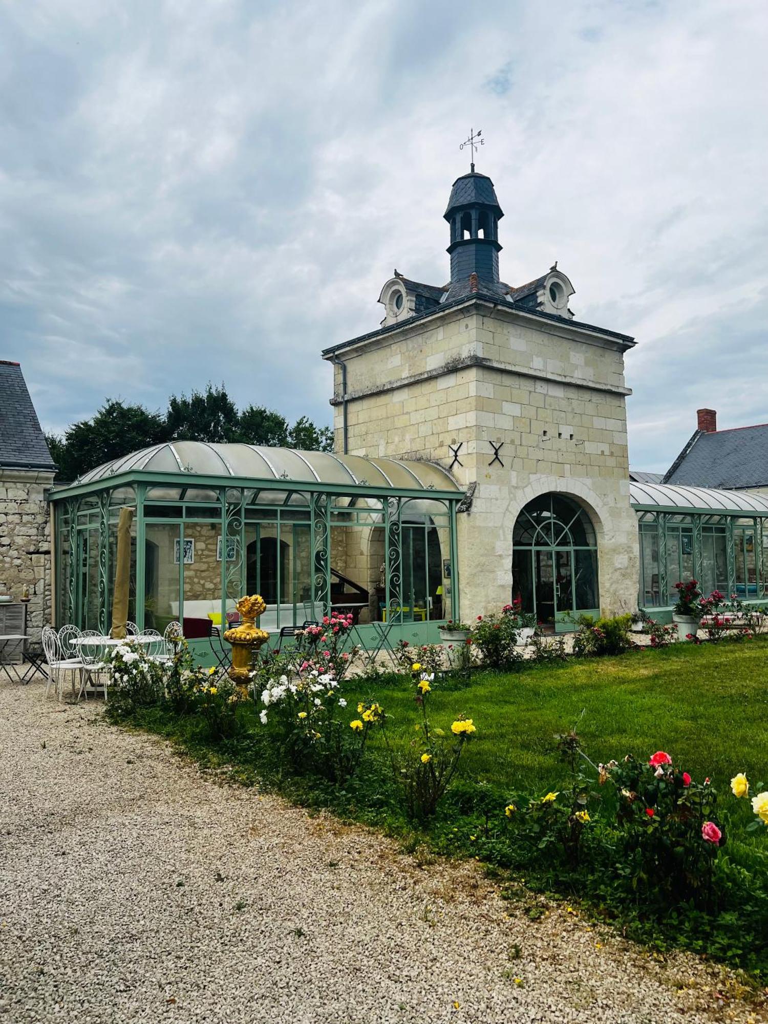 Chateau De La Thibaudiere Bois Savary - Chambre Familiale Du Roi Allonnes  Exteriér fotografie